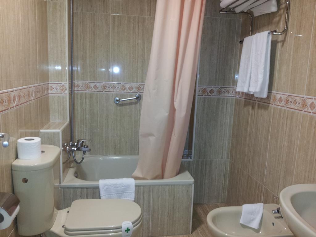 Hotel Begona Playa Gijón Zimmer foto